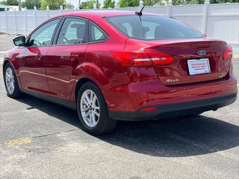 Used 2016 Ford Focus SE FWD image 7