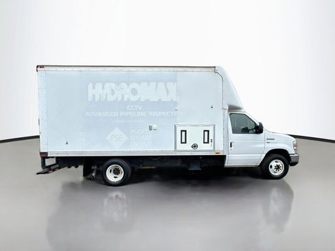 Used 2012 Ford E-450 and Econoline 450 Super Duty w/ PWR Locks & Windows Group RWD image 6