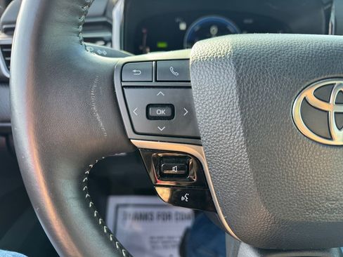 Used 2025 Toyota Camry SE image 27