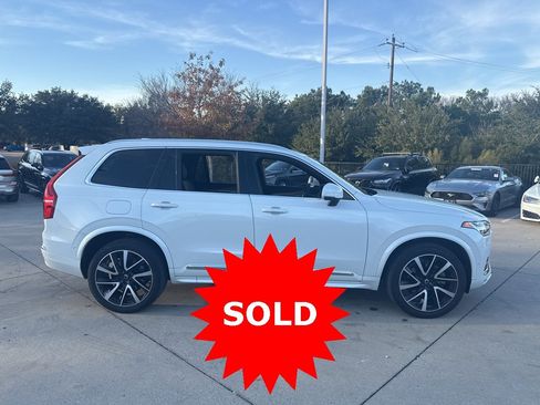 Certified 2023 Volvo XC90 B6 Plus image 4