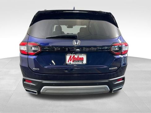 Used 2023 Honda Pilot Touring image 6