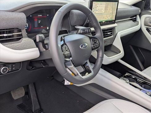 New 2026 Ford Explorer Platinum w/ LUX Leather Package image 3