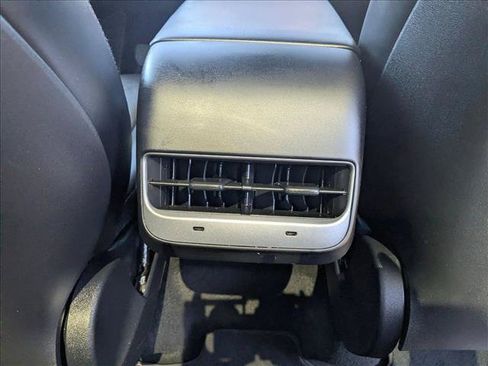 Used 2025 Tesla Model Y Long Range AWD/4WD image 17