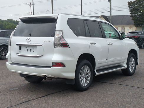 Used 2017 Lexus GX 460 Premium w/ Premium Package AWD/4WD image 3