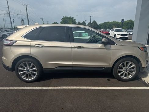 Used 2018 Ford Edge Titanium w/ Equipment Group 302A AWD/4WD image 3