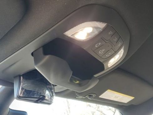 Used 2023 Chrysler Pacifica Touring-L w/ S Appearance Package image 20