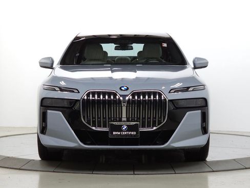 Used 2023 BMW 760i xDrive w/ Luxury Rear Seating Package AWD/4WD image 2