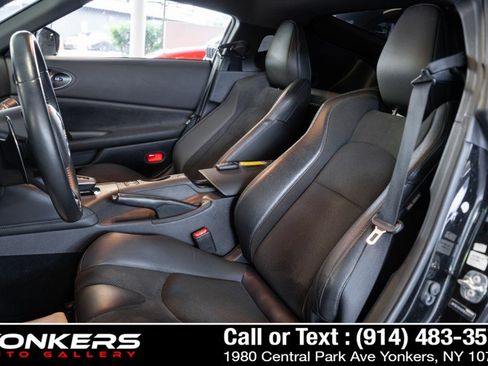 Used 2024 Nissan Z Performance w/ Floor Mat Package RWD image 46