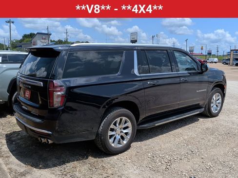 Used 2023 Chevrolet Suburban Premier AWD/4WD image 7