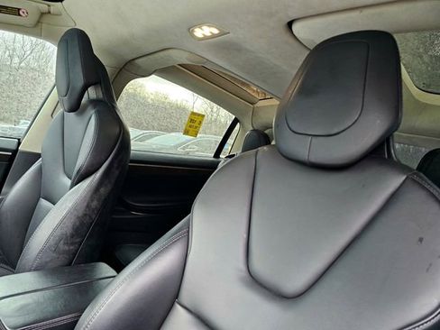Used 2018 Tesla Model X 75D image 9