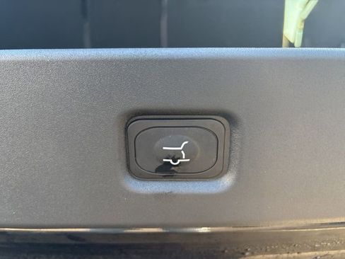 New 2025 Lincoln Navigator Reserve w/ Jet Appearance Package image 9