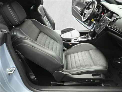 Used 2017 Buick Cascada Premium image 22