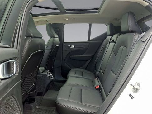 Certified 2026 Volvo XC40 B5 Plus AWD/4WD image 26