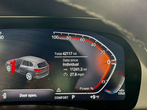 Used 2023 BMW X5 xDrive40i w/ Premium Package image 14