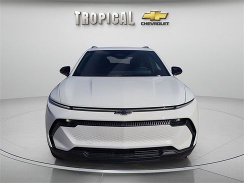 New 2026 Chevrolet Equinox EV LT image 8