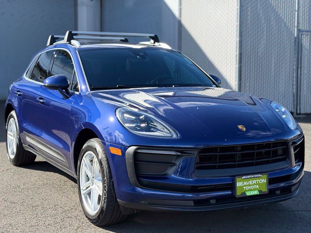 Used 2022 Porsche Macan AWD/4WD image 7