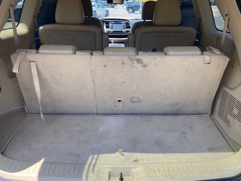 Used 2016 Toyota Highlander Limited Platinum FWD image 12