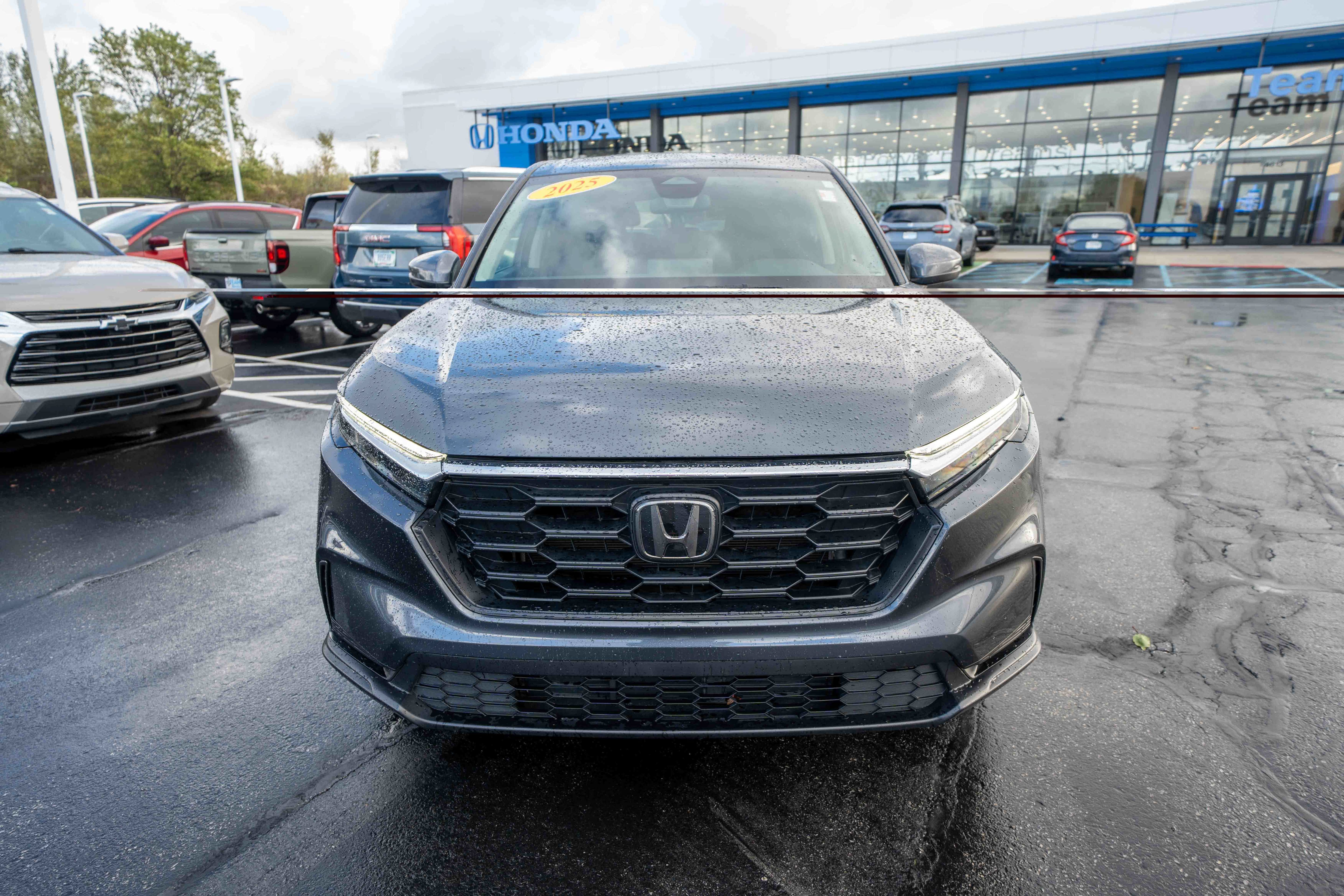 Used 2025 Honda CR-V LX image 2