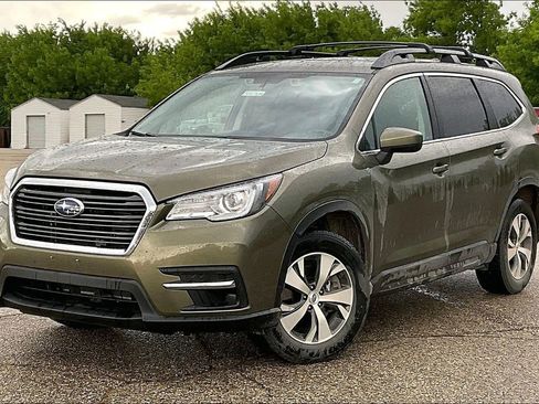 Used 2022 Subaru Ascent Premium w/ Convenience Package AWD/4WD image 2