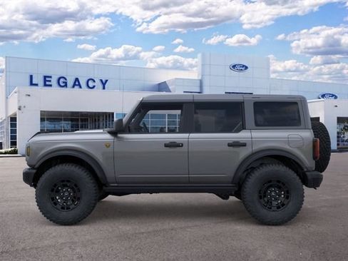 New 2026 Ford Bronco Badlands AWD/4WD image 3