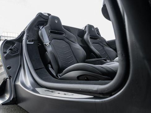 Used 2023 Maserati MC20 Spyder image 10