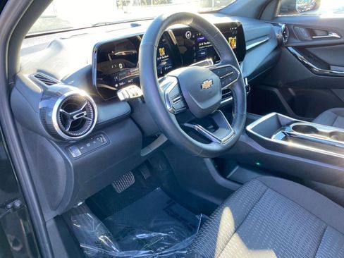 Used 2025 Chevrolet Equinox LT image 34