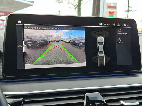 Used 2023 BMW 540i xDrive w/ Premium Package image 27