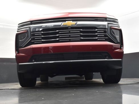 New 2025 Chevrolet Suburban Premier image 46