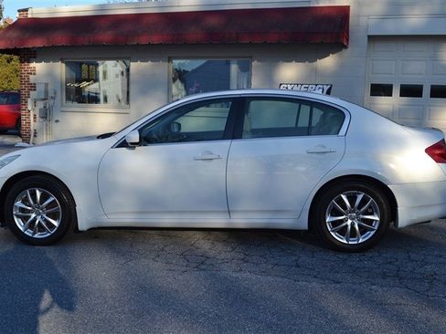 Used 2009 INFINITI G37 x Sedan w/ Premium Pkg image 2