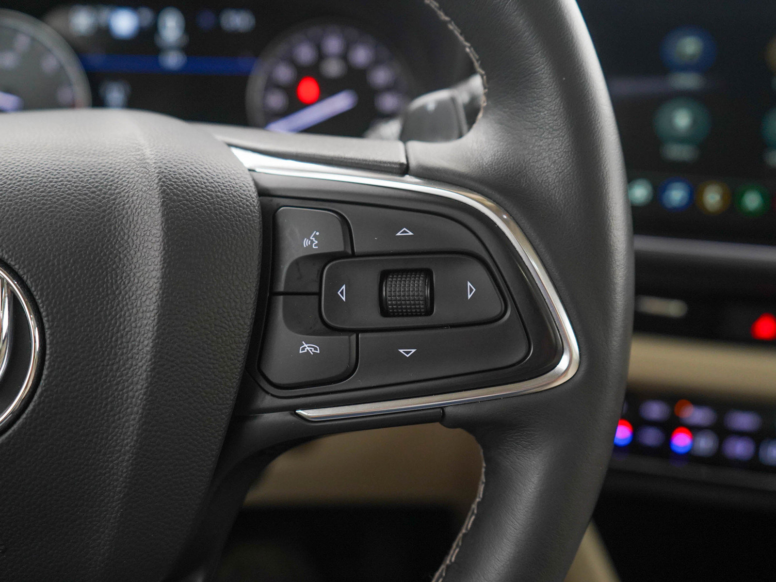 Used 2023 Buick Envision Avenir AWD/4WD image 27