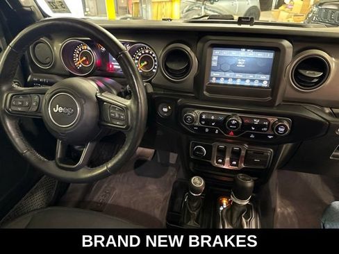 Used 2022 Jeep Wrangler Sport AWD/4WD image 4