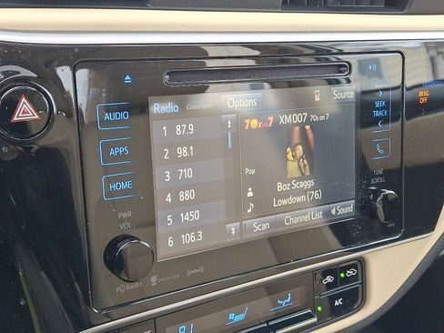 Used 2019 Toyota Corolla LE image 18