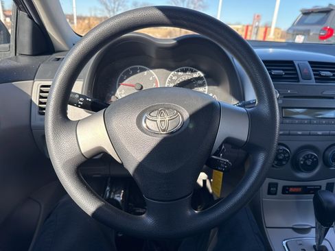 Used 2011 Toyota Corolla LE image 11