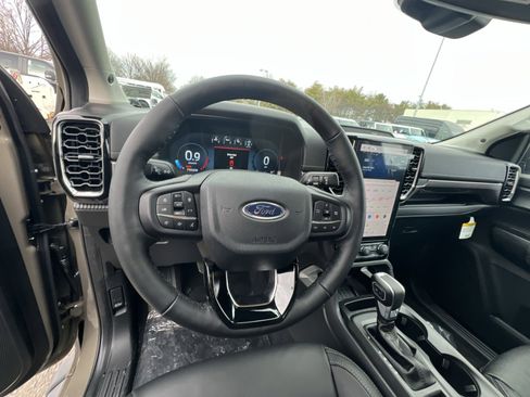 New 2025 Ford Ranger Lariat w/ FX4 Off-Road Package image 16