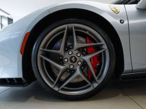 Used 2021 Ferrari F8 Tributo RWD image 14