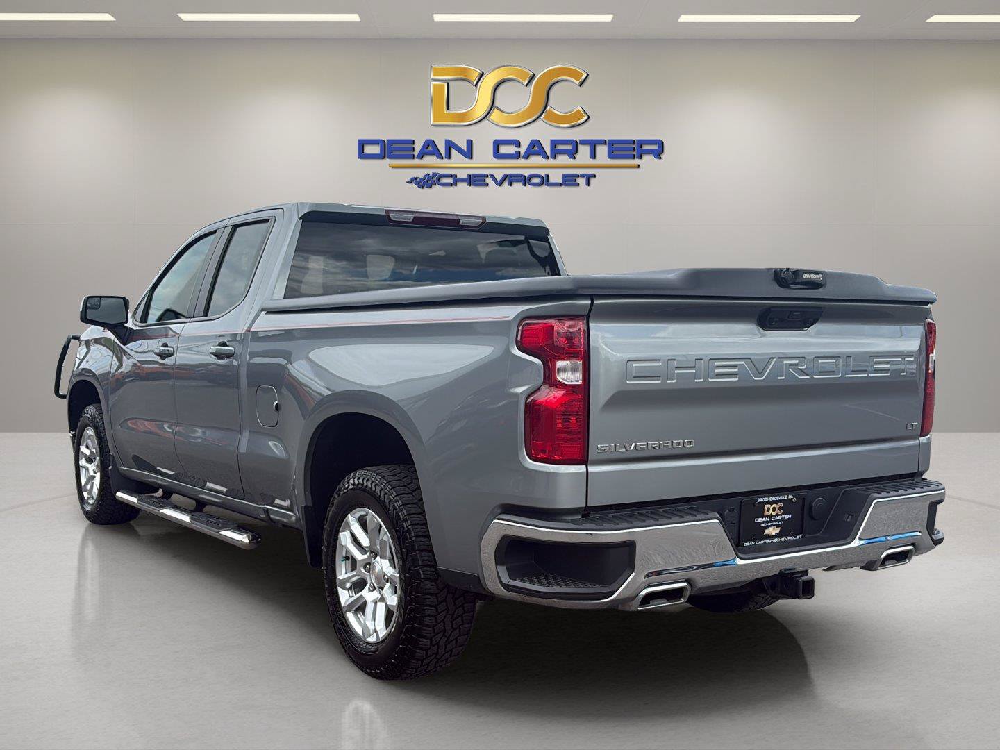 Used 2023 Chevrolet Silverado 1500 LT AWD/4WD image 3