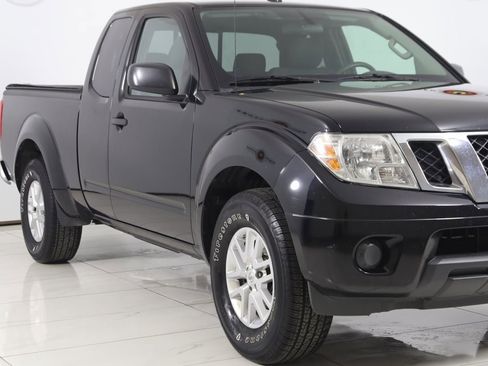 Used 2015 Nissan Frontier SV image 29