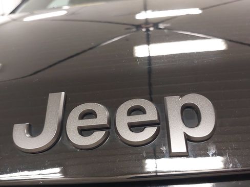 Used 2025 Jeep Compass Limited w/ High Altitude Package AWD/4WD image 34