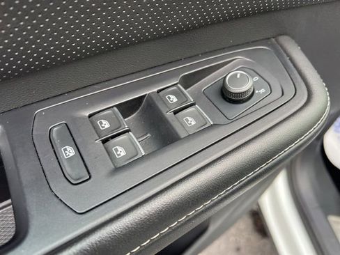 Used 2024 Volkswagen Atlas SE image 27