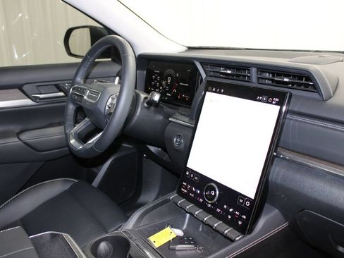 Used 2026 GMC Terrain Denali w/ LPO, Floor Liner Package AWD/4WD image 22