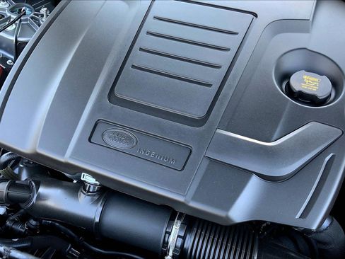 New 2026 Land Rover Range Rover Velar Dynamic SE image 17