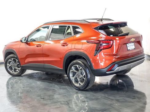 Certified 2024 Chevrolet Trax LT w/ Driver Confidence Package FWD image 9