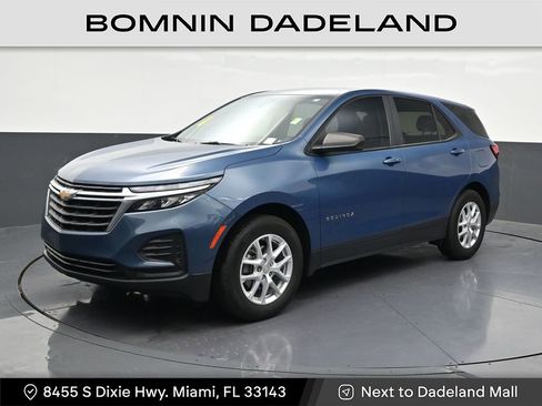 Used 2024 Chevrolet Equinox LS w/ Driver Confidence II Package FWD image 1