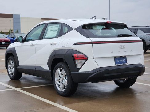 New 2026 Hyundai Kona SE FWD image 3