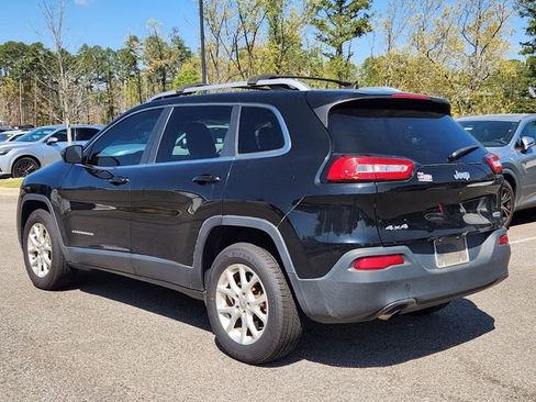 Used 2017 Jeep Cherokee Latitude w/ Comfort & Sound Group image 3