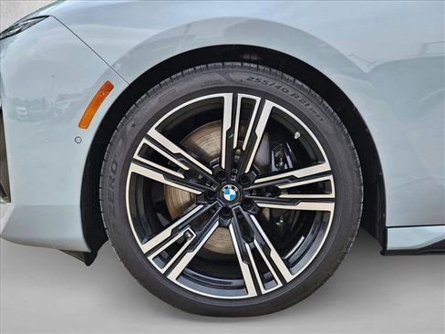 New 2025 BMW 760i xDrive w/ Executive Package image 9