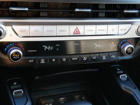 Used 2023 Kia Telluride S image 23