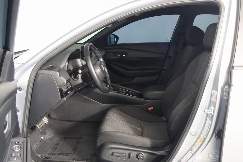 Used 2025 Honda Accord Sport image 10