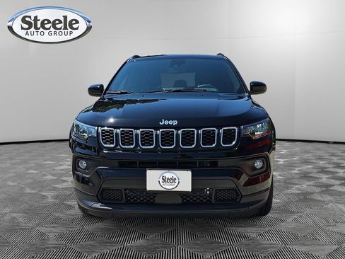New 2025 Jeep Compass Latitude image 8
