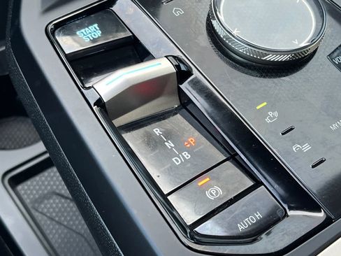 Used 2023 BMW iX xDrive50 w/ Sport Package image 26